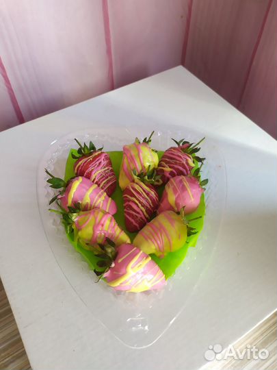 Клубника в шоколаде набор, букеты, Трайфлы и др