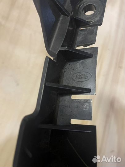 Кронштейн бампера пер. лев. Land Rover Sport 2