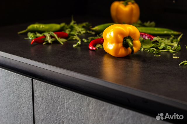 Тонкая столешница для кухни из HPL