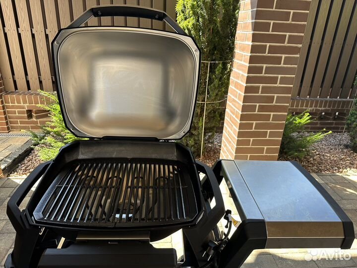 Электрогриль Weber Pulse 2000
