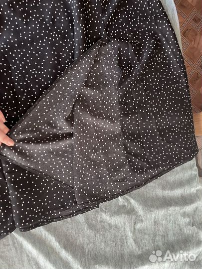 Юбка в горошек с разрезом