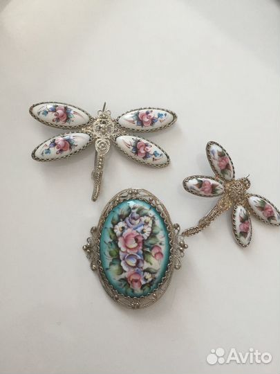 Броши финифть