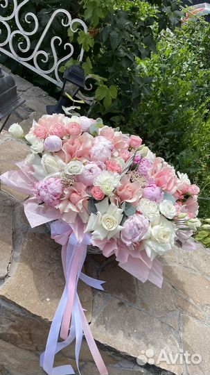 Композиция в корзине цветы