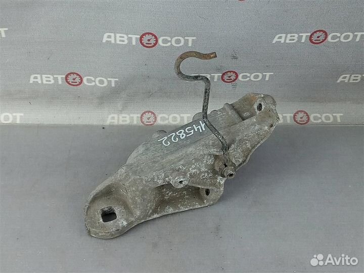 Кронштейн двигателя Audi 80 /90 (B4) 1992-1994