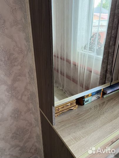Шкафчик Туалетный стол с зеркалом женский