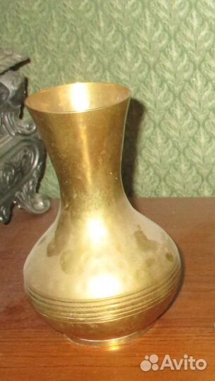 Медный кувшин традиционной формы