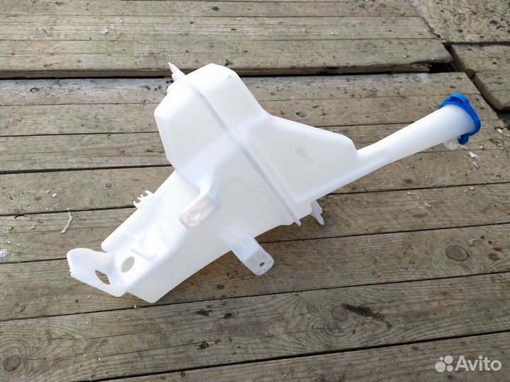 Новый бачок омывателя Kia Rio 3