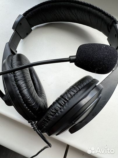 Наушники с микрофоном