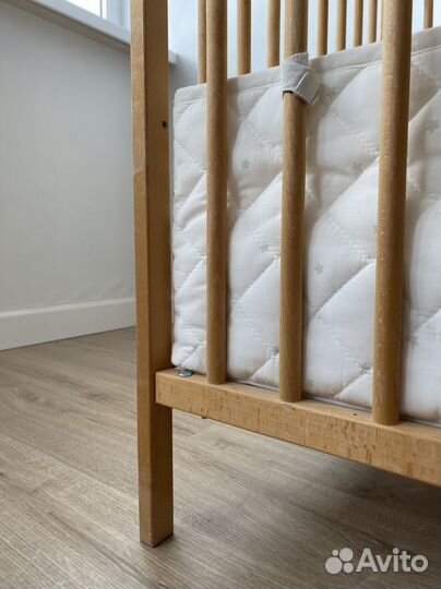 Детская кроватка IKEA с матрасом и бортиками