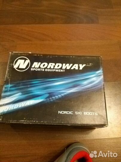 Лыжные ботинки, лыжи, палки(набор)