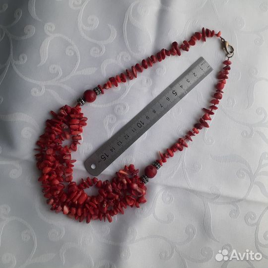 Коралловые бусы