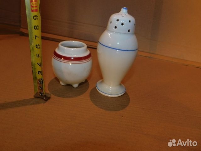 Антикварная, фарфоровая перечница и солонка ри