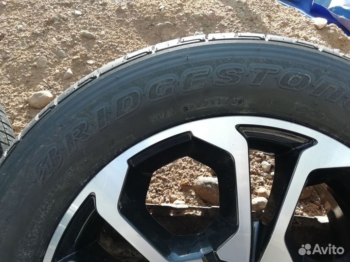 Bridgestone Dueler H/T 843 215/60 R17 96H