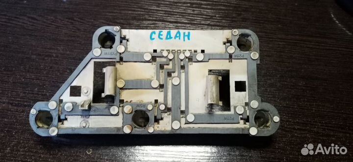 Плата заднего левого фонаря Тойота Авенсис 1 2002г