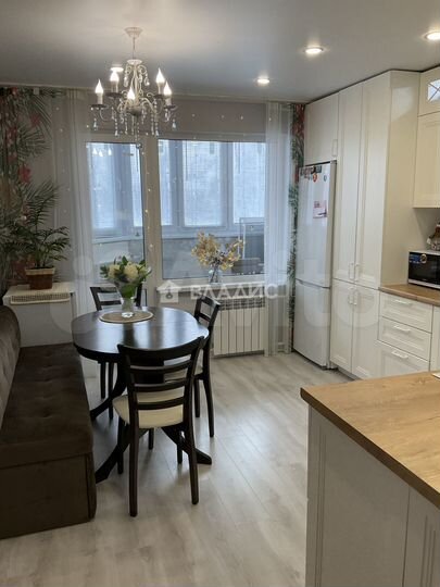 2-к. квартира, 66 м², 1/17 эт.