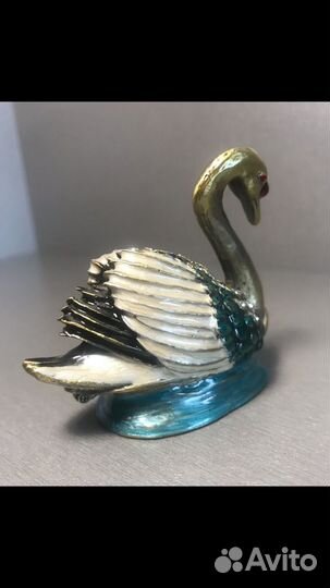 Статуэтка лебедь