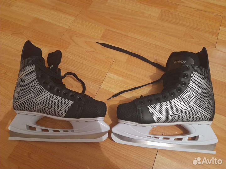 Коньки хоккейные 43 размер новые