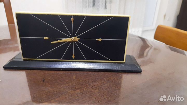 Настольные часы Молния