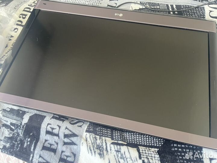 Телевизор LG с пультом