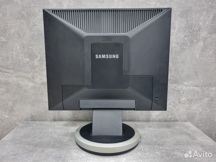 Монитор Samsung SyncMaster 940N 19