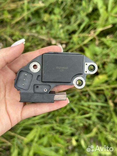 Реле генератора со щетками Geely Emgrand ес7