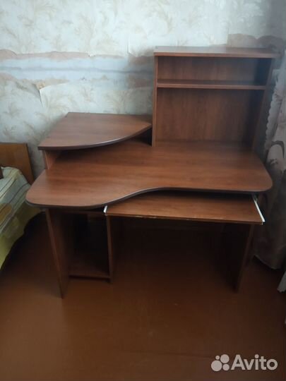 Компьютерный стол