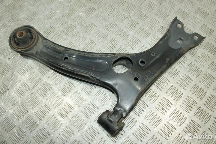 Рычаг передний правый Toyota Prius 20 W20 NHW20