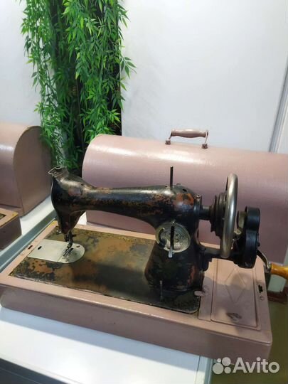 Швейная машина Singer