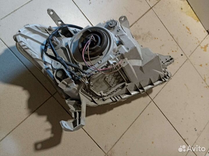 Фара Toyota Raum NCS20 левая