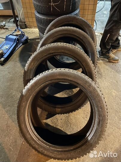 Continental IceContact 3 245/45 R19 102T