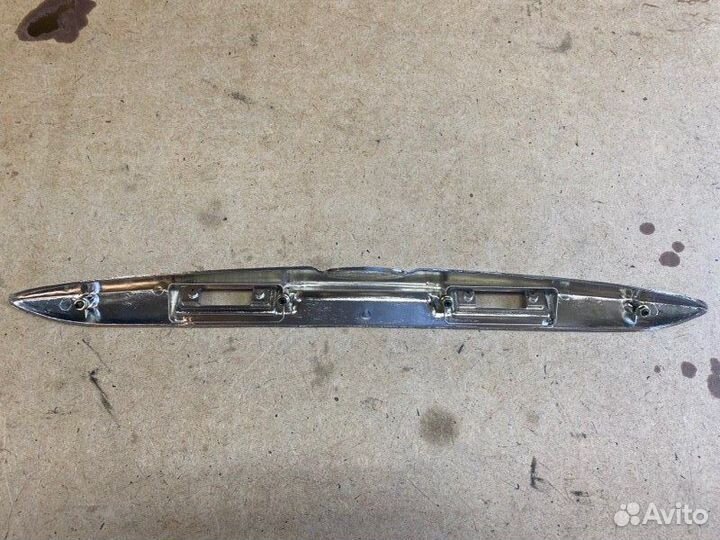 Молдинг крышки багажника Ford Mondeo 1997 - 1999