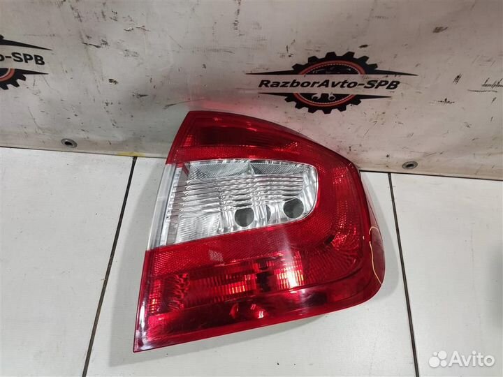 Фонарь задний правый Skoda Rapid