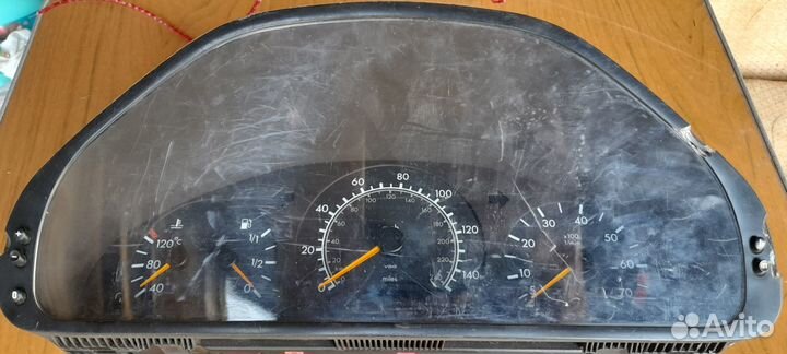 Комбинация приборов w202