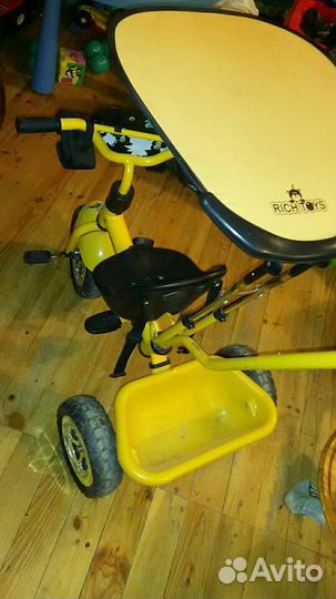 Детский трехколесный велосипед с ручкой управления