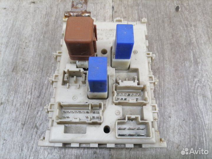 Блок предохранителей Nissan Maxima A33 VQ20DE 2004