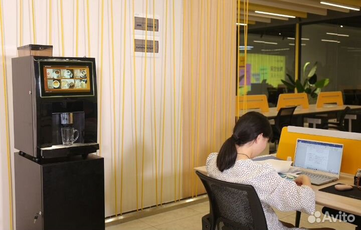 Профессиональная кофемашина для кофейни