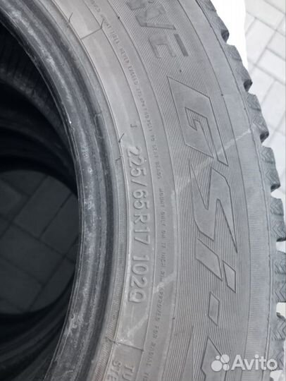 Toyo 310 225/65 R17 102Q