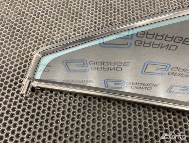 Стекло (форточка) заднее левое Mercedes-Benz