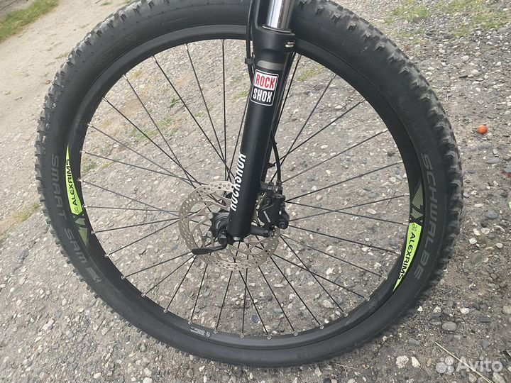 Велосипед cube attention