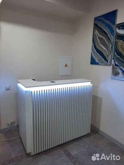 Стойка ресепшн на заказ