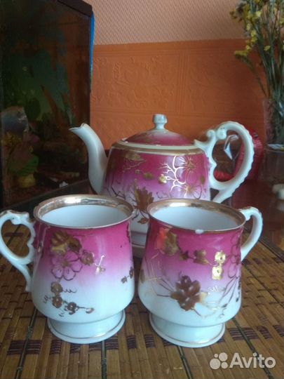 Антикварный чайный сервиз