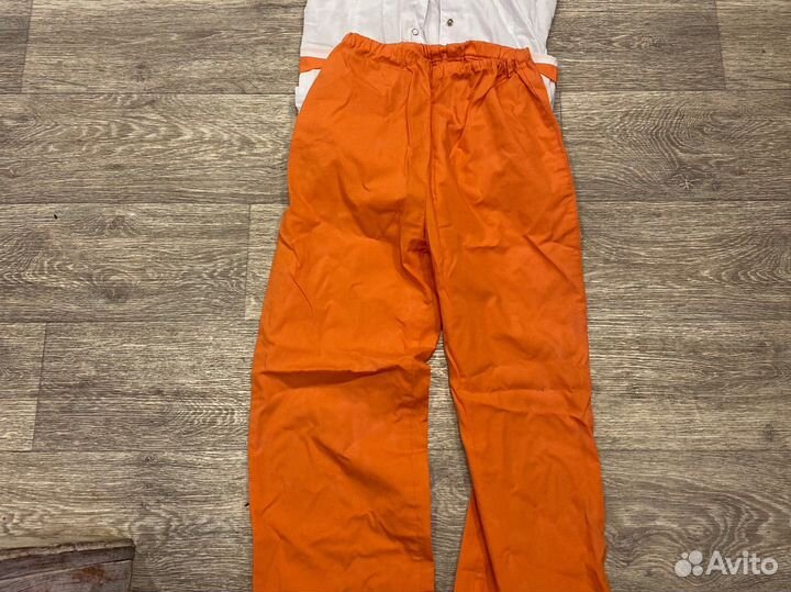 Продаю медицинский костюм