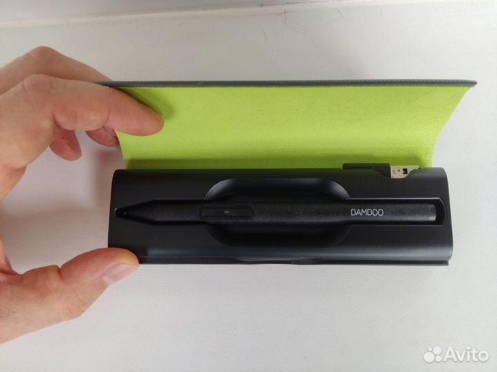 Стилус Wacom Bamboo Sketch для iPad, iPhone