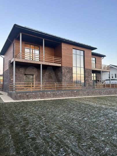 Дом 570 м² на участке 15 сот.