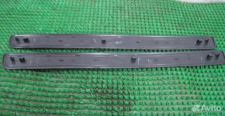 Накладки порогов комплект Toyota Avensis T27 2011