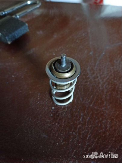 Оригинальный термостат Лада Веста