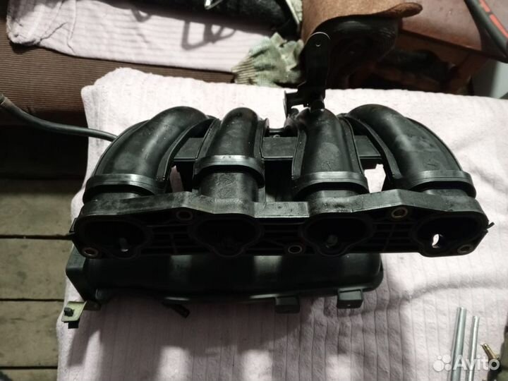 Впускной коллектор