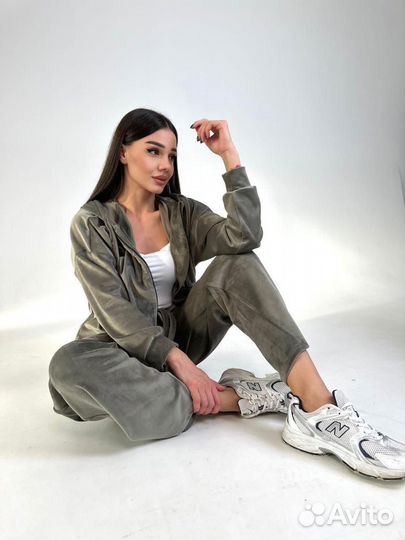 Велюровый костюм женский