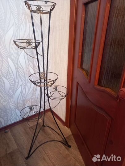 Подставка для цветов напольная металлическая