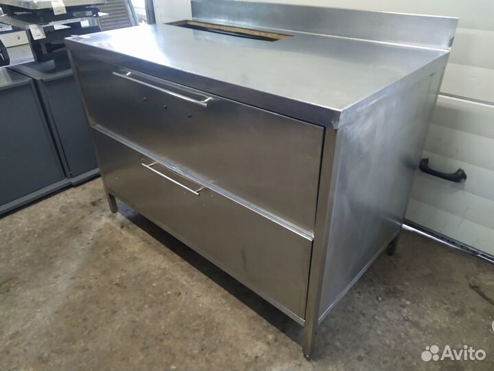 Стол нейтральный арт.559